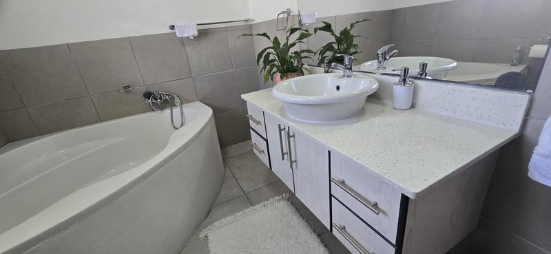 4 Bedroom Property for Sale in Tergniet Western Cape